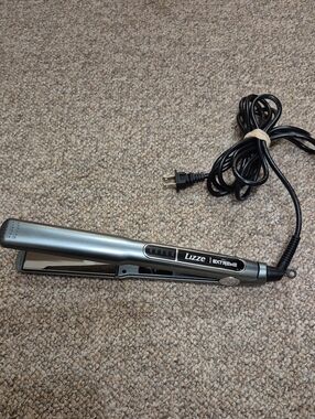 Lizze Extreme Silver Hair Straightener Professional Flat Iron